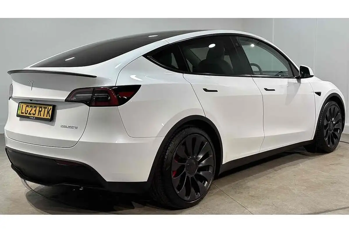 2023-tesla-model-y-e-performance-big-8
