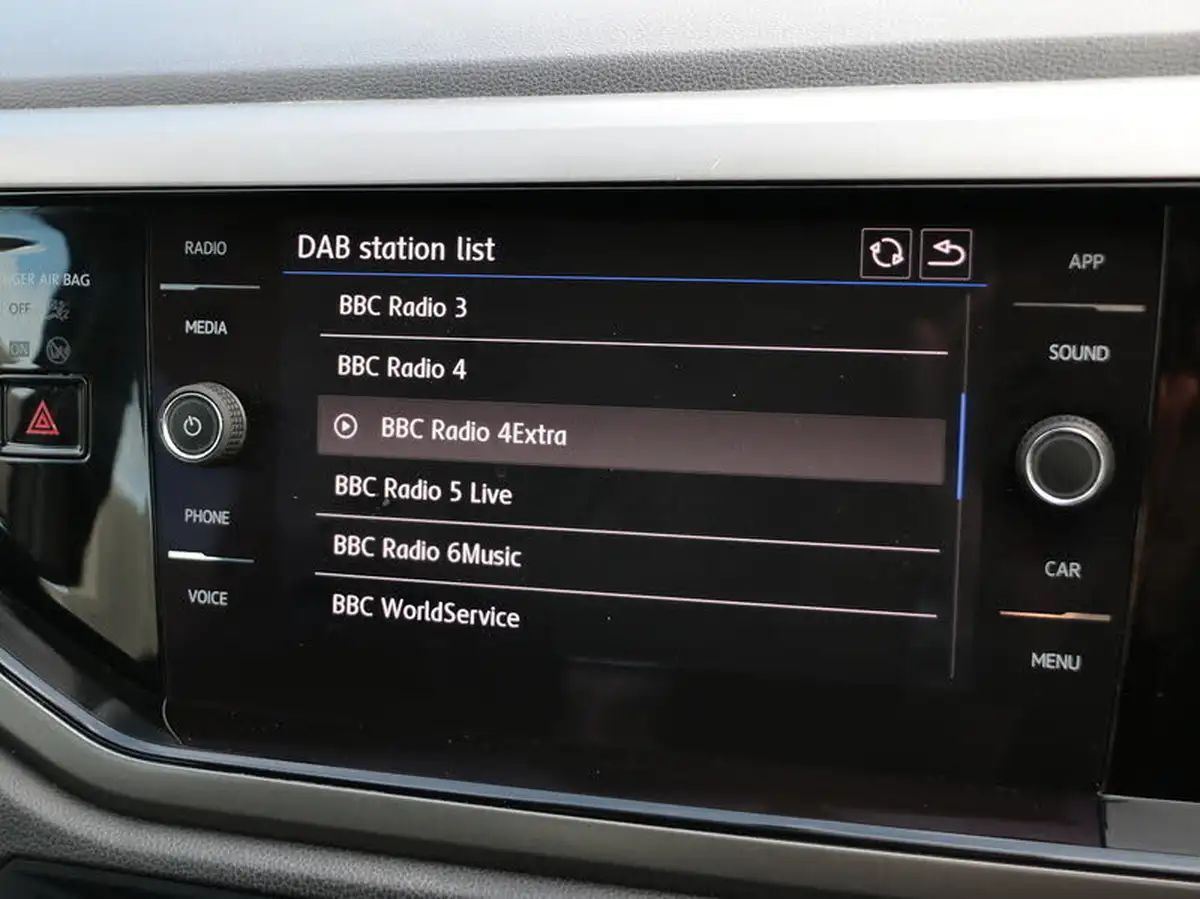 2019-volkswagen-polo-10-tsi-se-ss-dsg-big-40