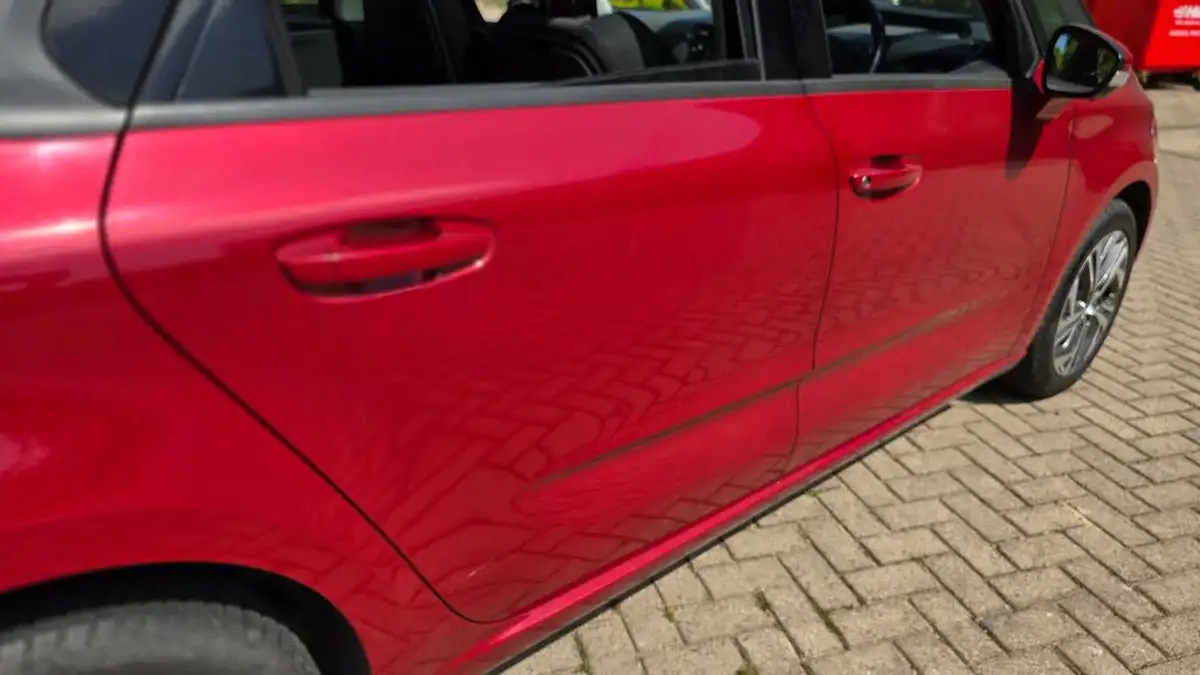 2015-citroen-c4-picasso-16bluehdi-selection-big-27