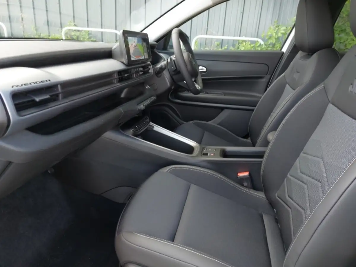 2025-jeep-avenger-12-gse-summit-big-4