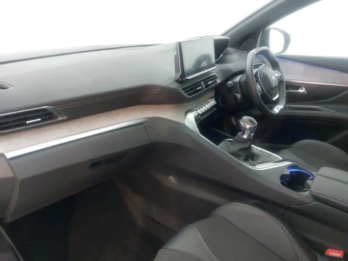 2022-peugeot-5008-suv-12-puretech-gt-big-4