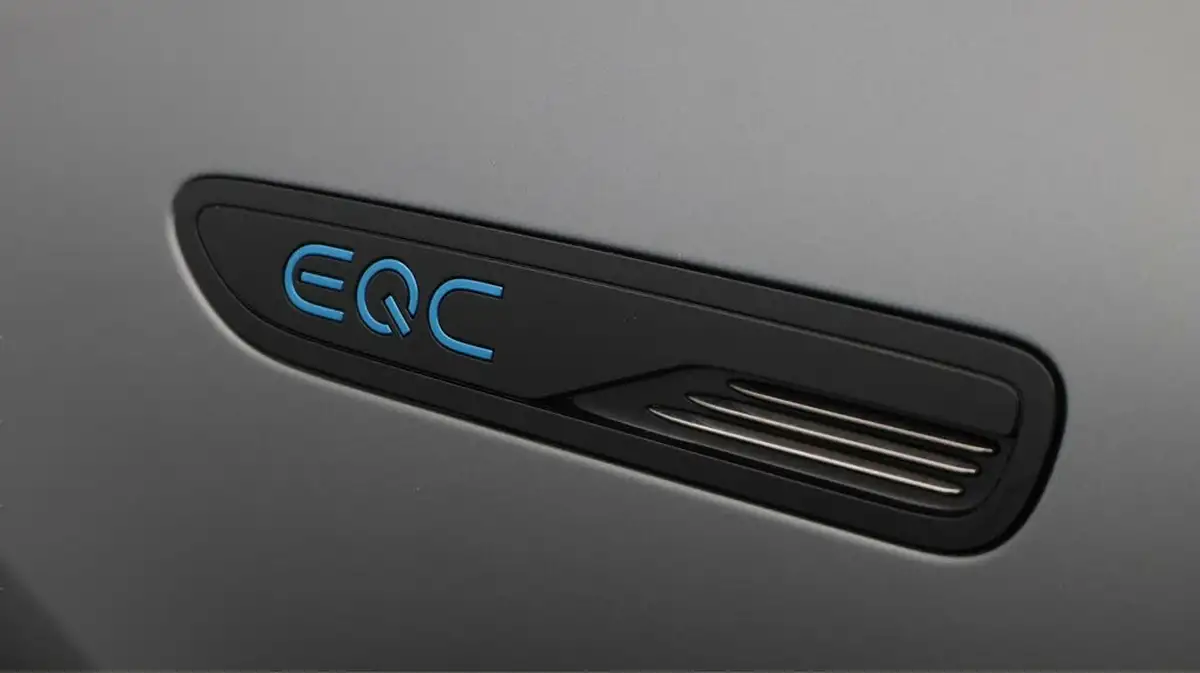 2022-mercedes-benz-eqc-e-eqc-400-amg-line-premium-plus-big-21