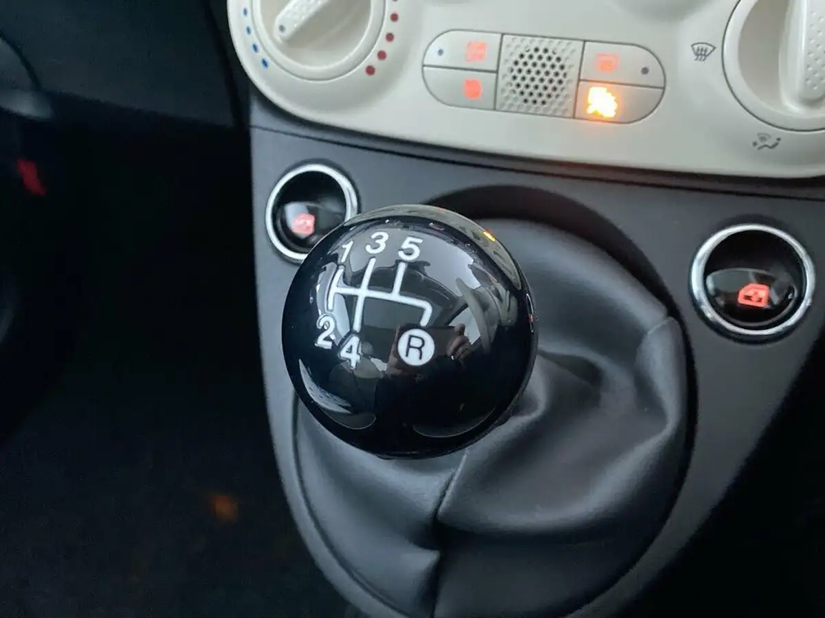 2018-fiat-500-12-lounge-big-19