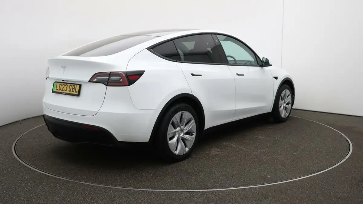 2023-tesla-model-y-e-rwd-big-58