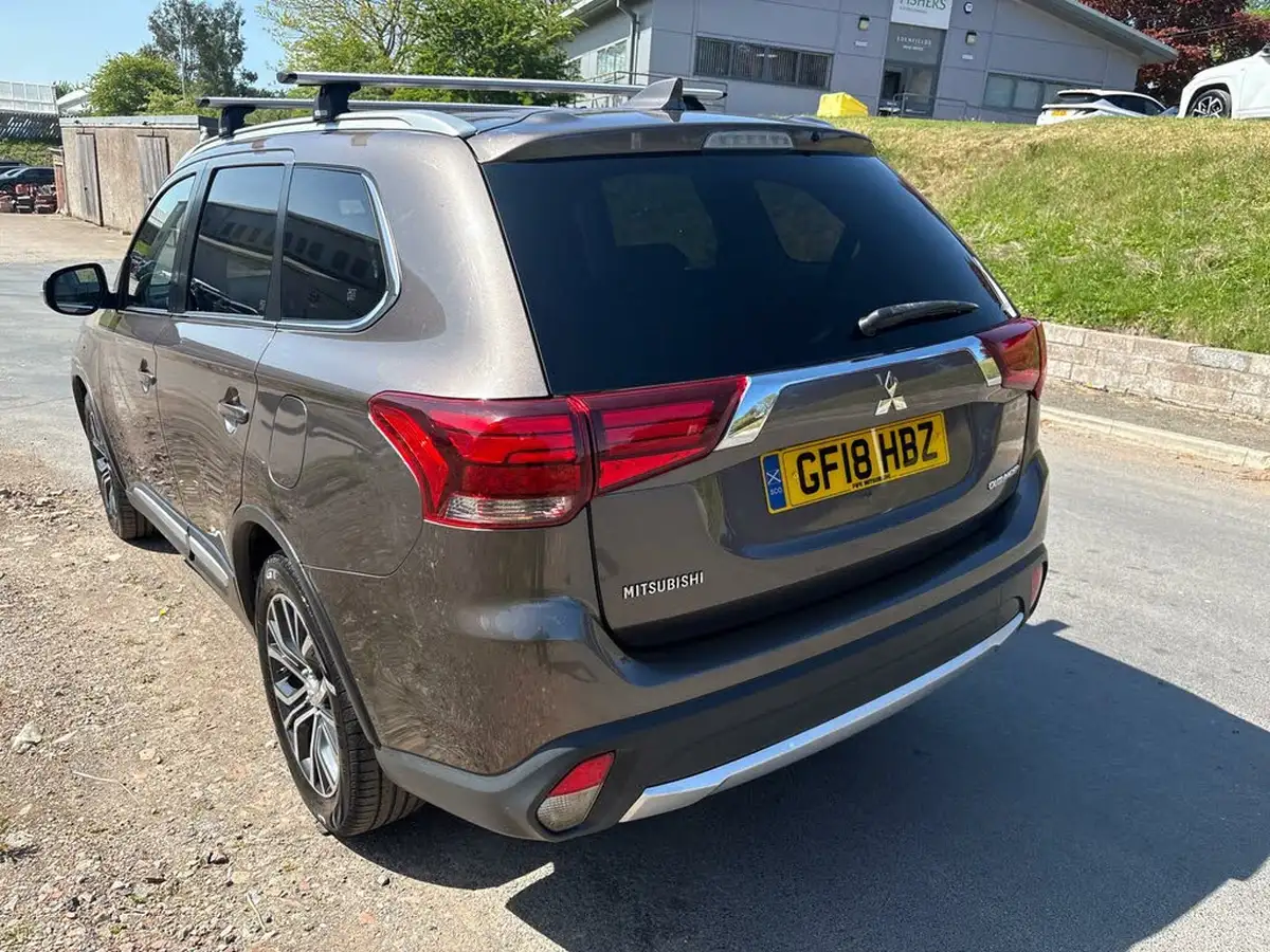 2018-mitsubishi-outlander-22di-d-4-leather-auto-big-10
