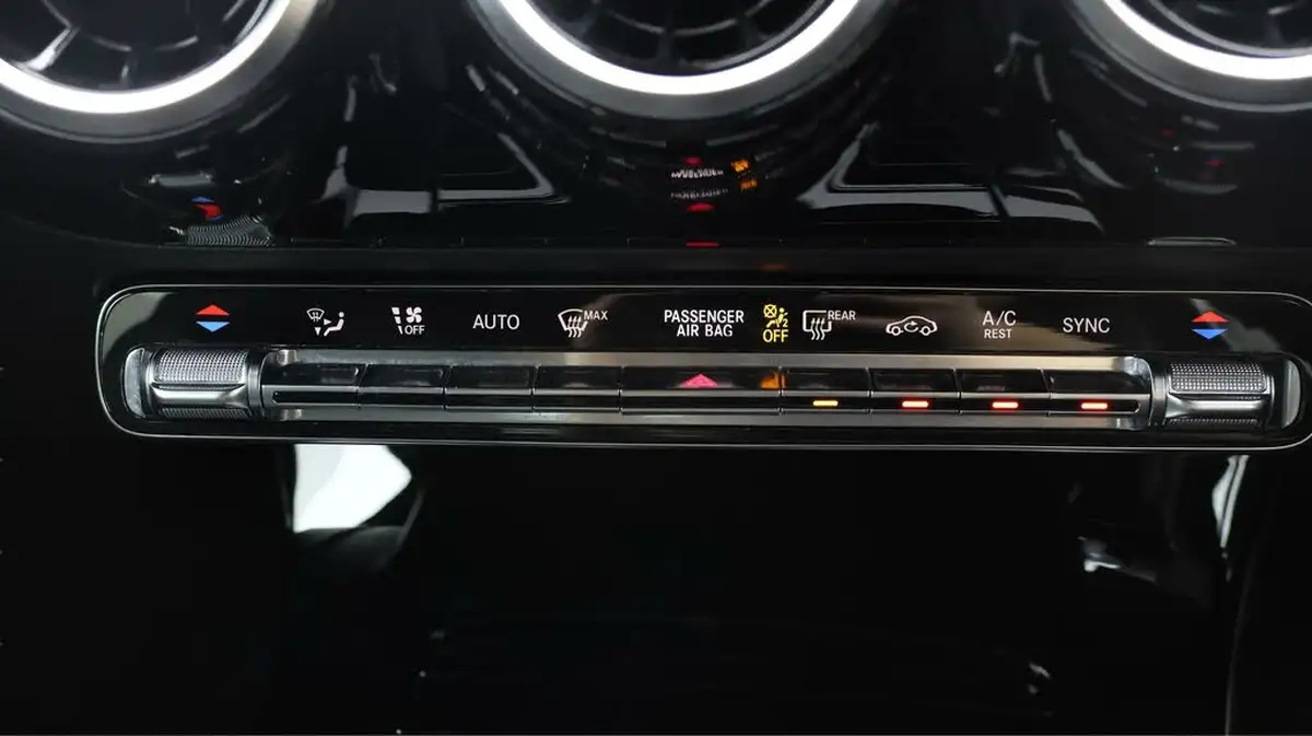 2019-mercedes-benz-a-class-13-a200-amg-line-executive-hatchback-5d-7g-dct-big-11