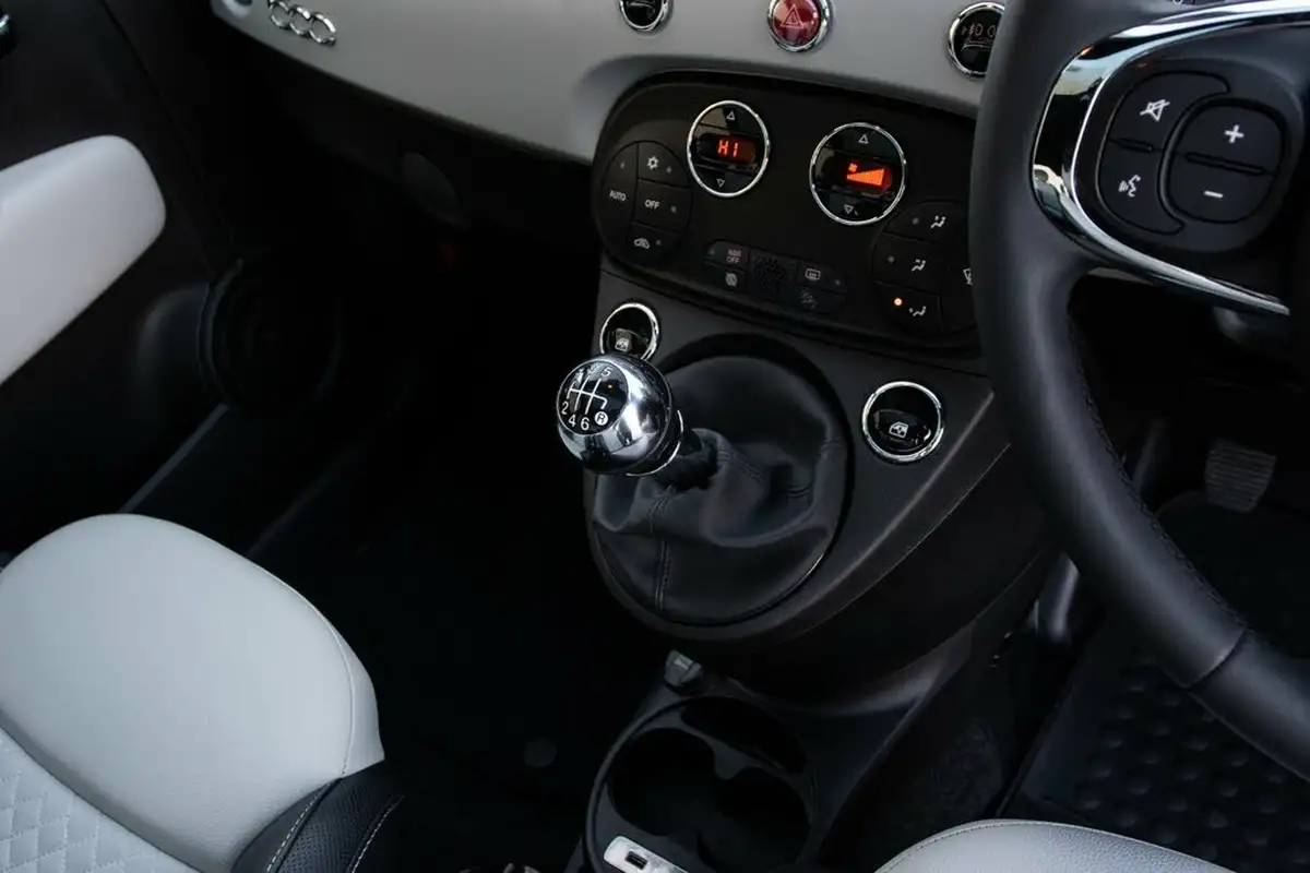 2020-fiat-500-10-star-big-34
