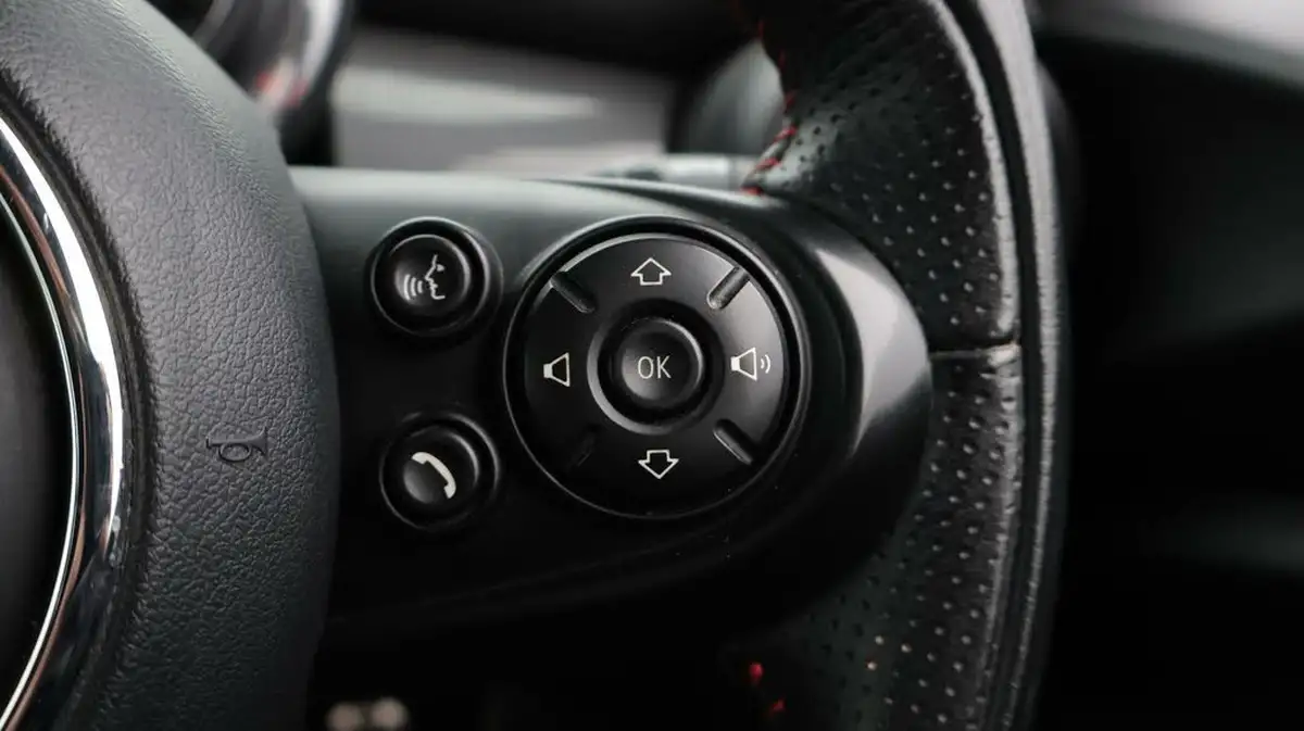 2019-mini-cooper-15-cooper-sport-hatchback-3d-big-25