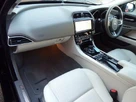 2019-jaguar-xe-20i-portfolio-200ps-small-11
