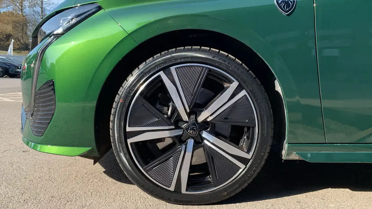 2024-peugeot-308-16-puretech-gt-180ps-big-13