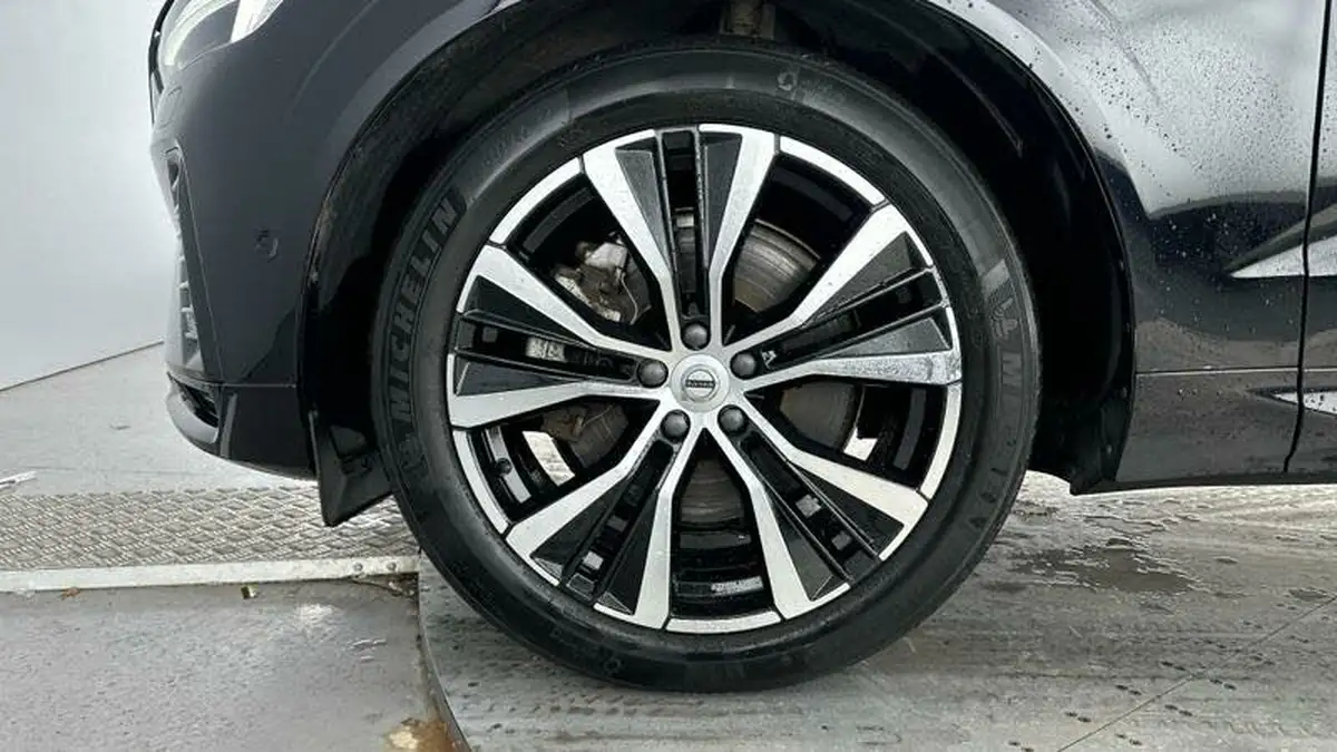 2023-volvo-xc60-20-t8-ultimate-dark-big-39