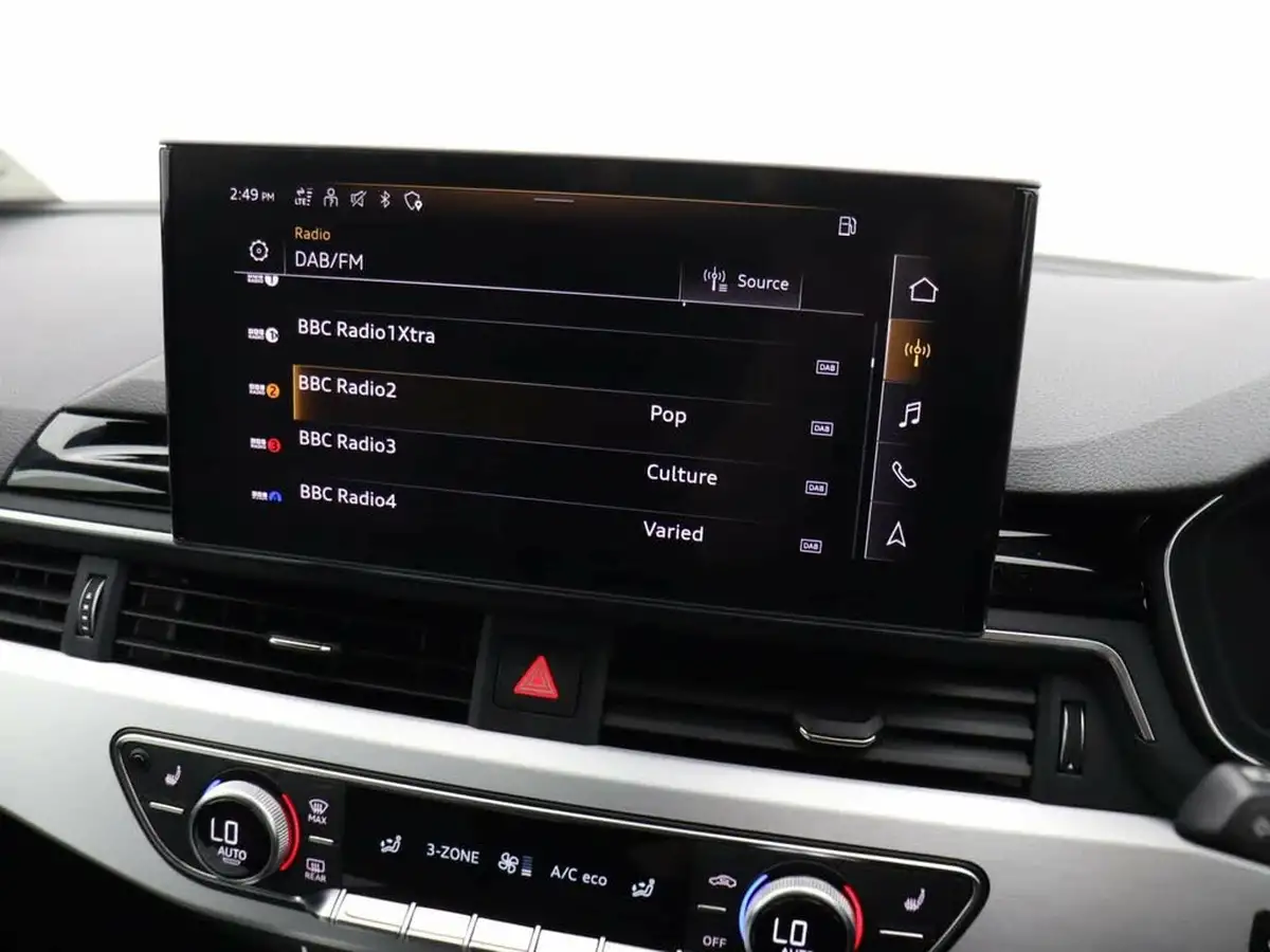 2022-audi-a4-avant-20-35-tfsi-s-line-tronic-big-16