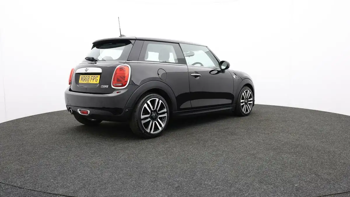 2019-mini-cooper-15-cooper-exclusive-134bhp-ss-hatchback-3d-auto-big-5