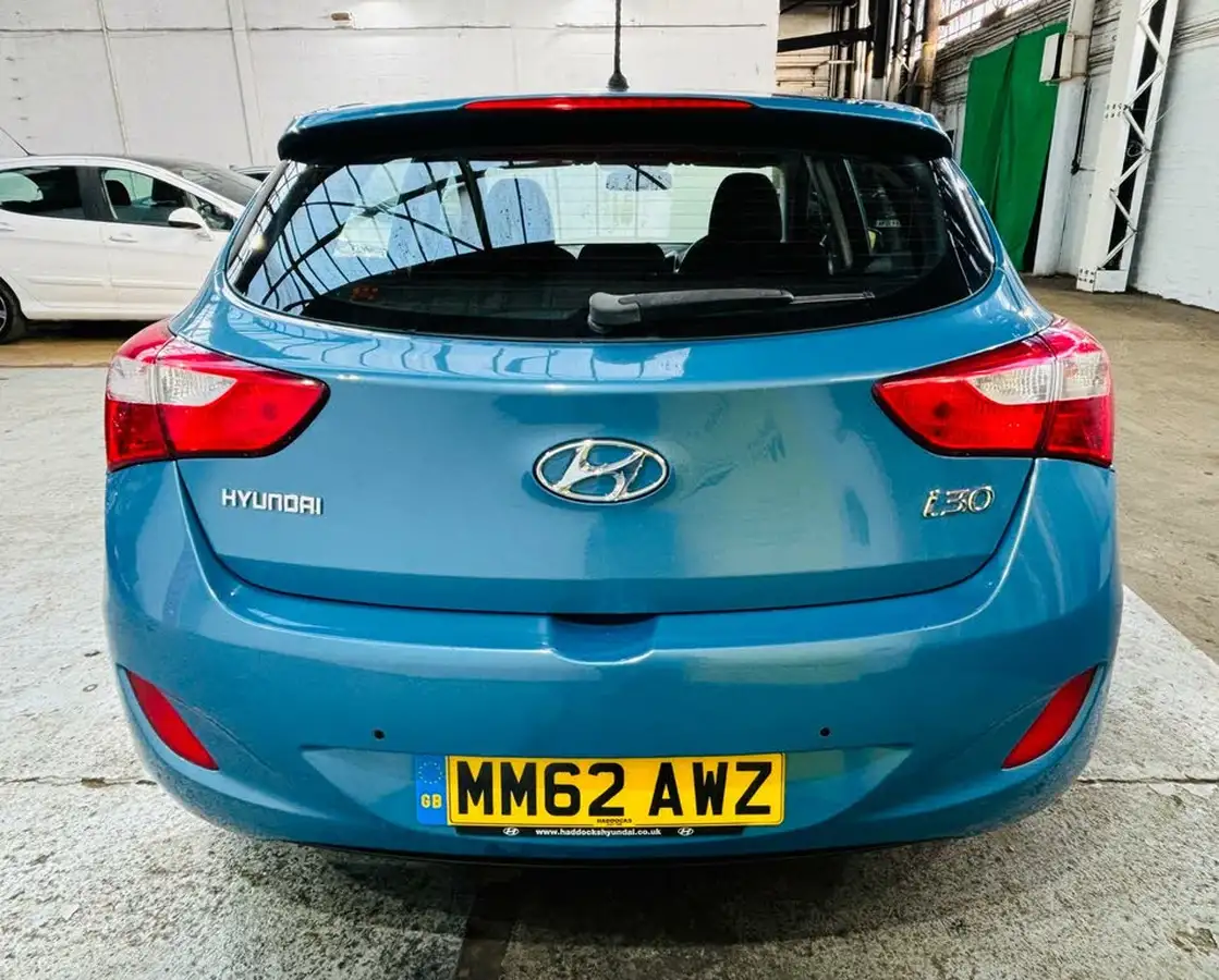 2013-hyundai-i30-16-active-hatchback-auto-big-4