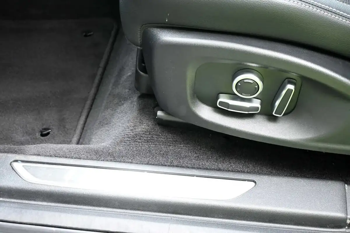 2021-jaguar-e-pace-20-d200-r-dynamic-se-big-21