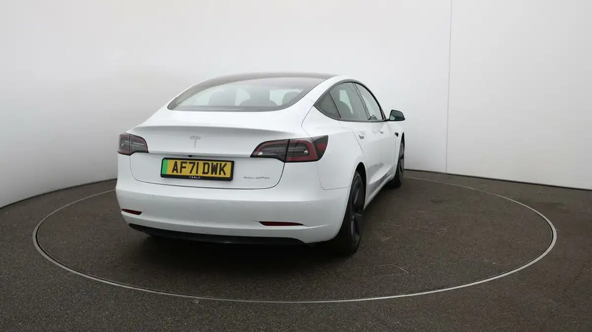 2021-tesla-model-3-e-long-range-awd-big-47