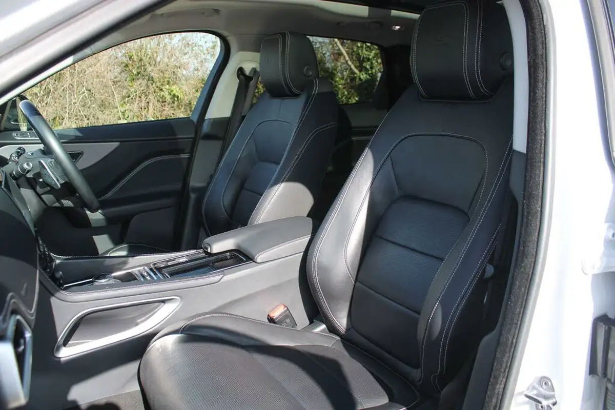 2017-jaguar-f-pace-30-v6-sc-s-30-big-17