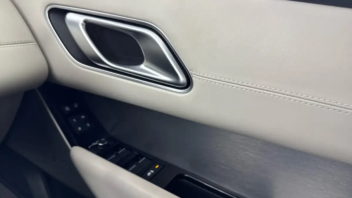 2022-land-rover-range-rover-velar-20-p250-r-dynamic-hse-249ps-big-24