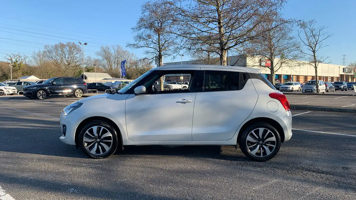 2017-suzuki-swift-10-boosterjet-sz5-shvs-big-5