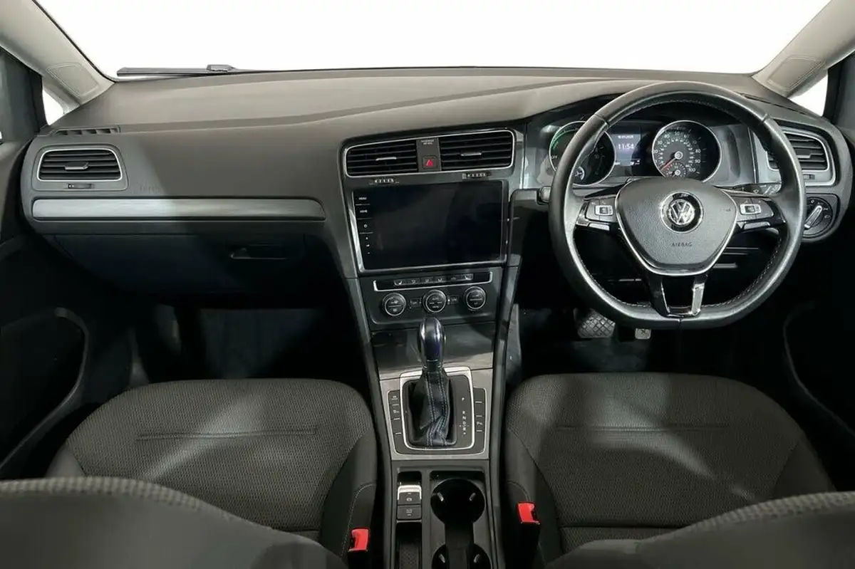 2019-volkswagen-golf-e-e-golf-big-11