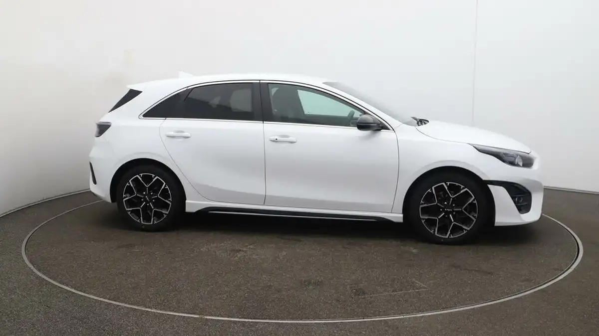 2022-kia-ceed-15-t-gdi-gt-line-big-40