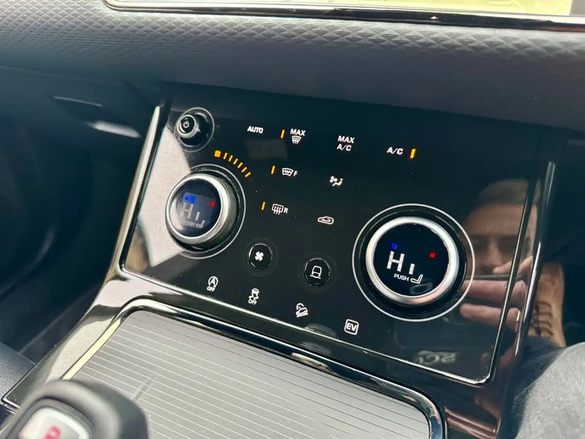 2021-land-rover-range-rover-evoque-15-p300e-r-dynamic-s-big-30
