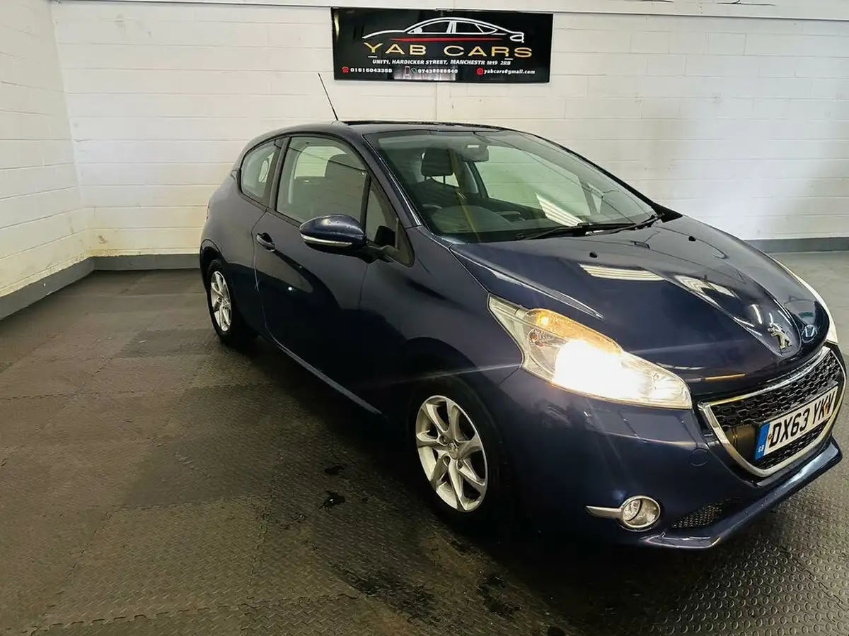2013-peugeot-208-12-active-3d-big-9