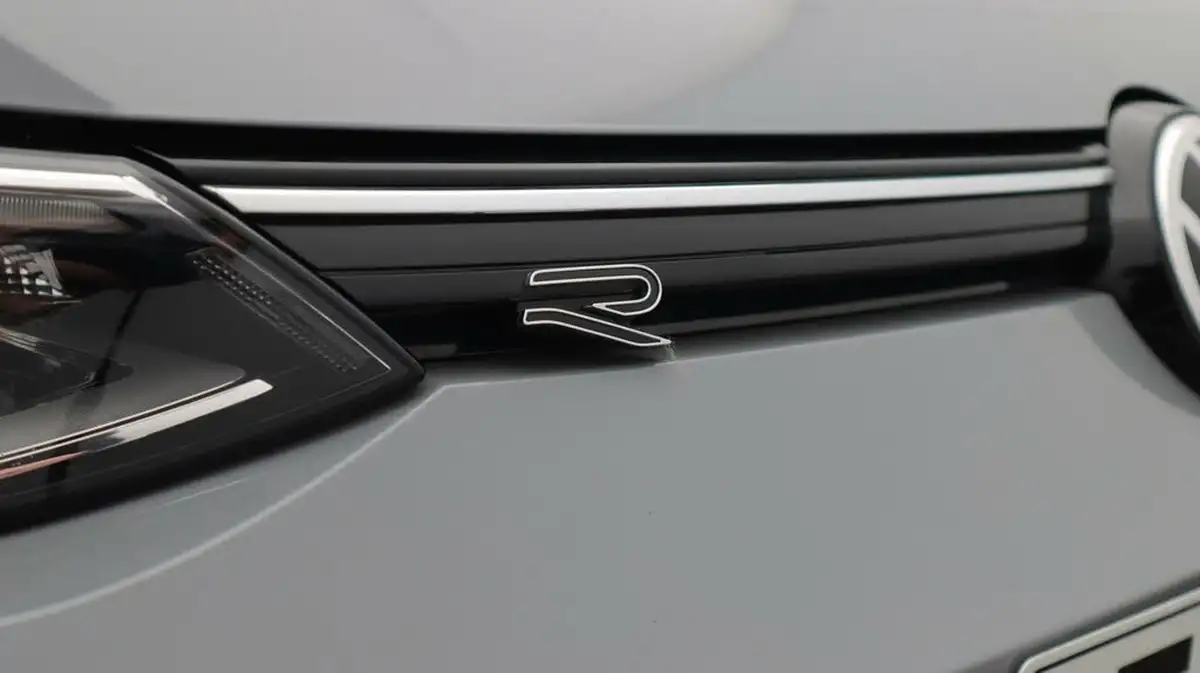 2022-volkswagen-golf-15-tsi-r-line-150ps-hatchback-big-23