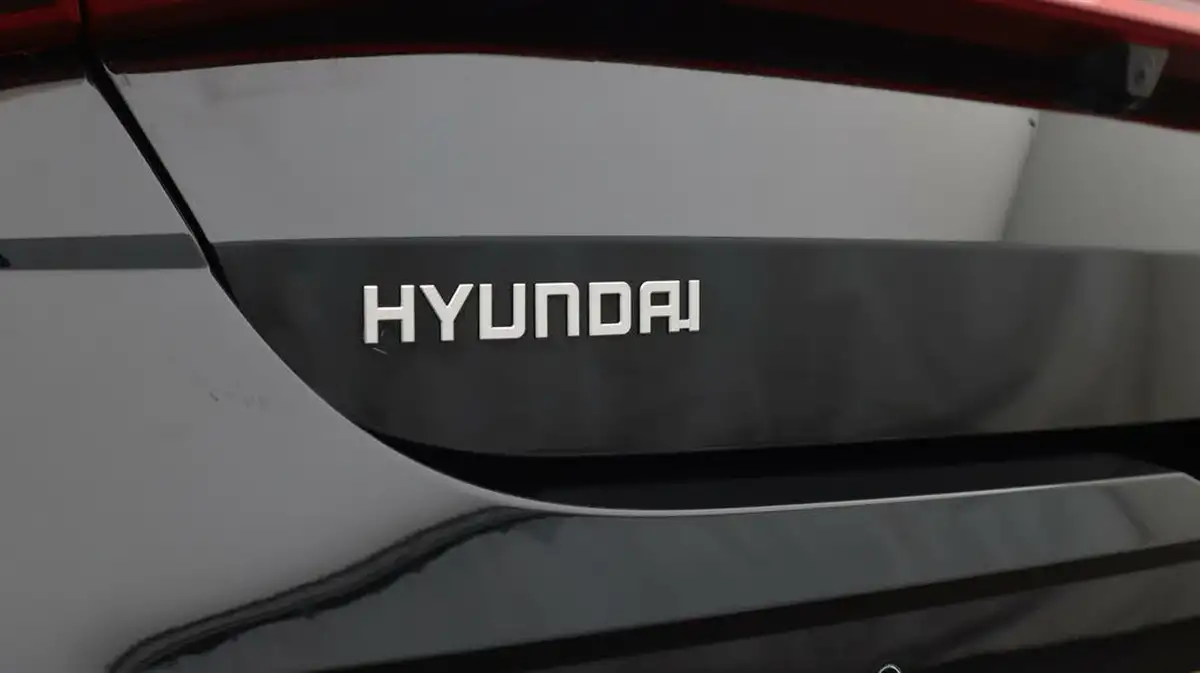 2024-hyundai-i20-10-t-gdi-advance-big-20