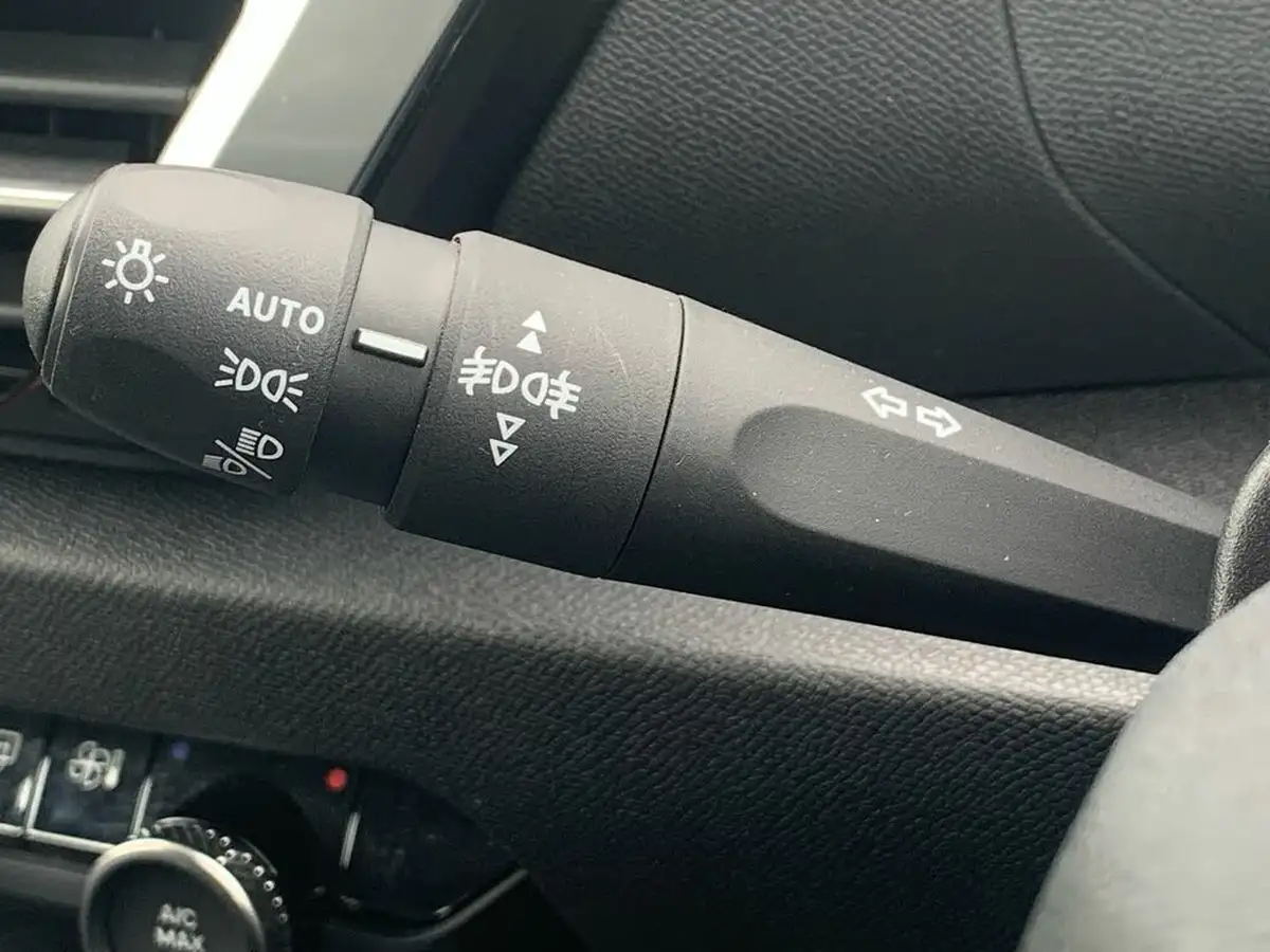 2022-citroen-c4-12-puretech-sense-big-27