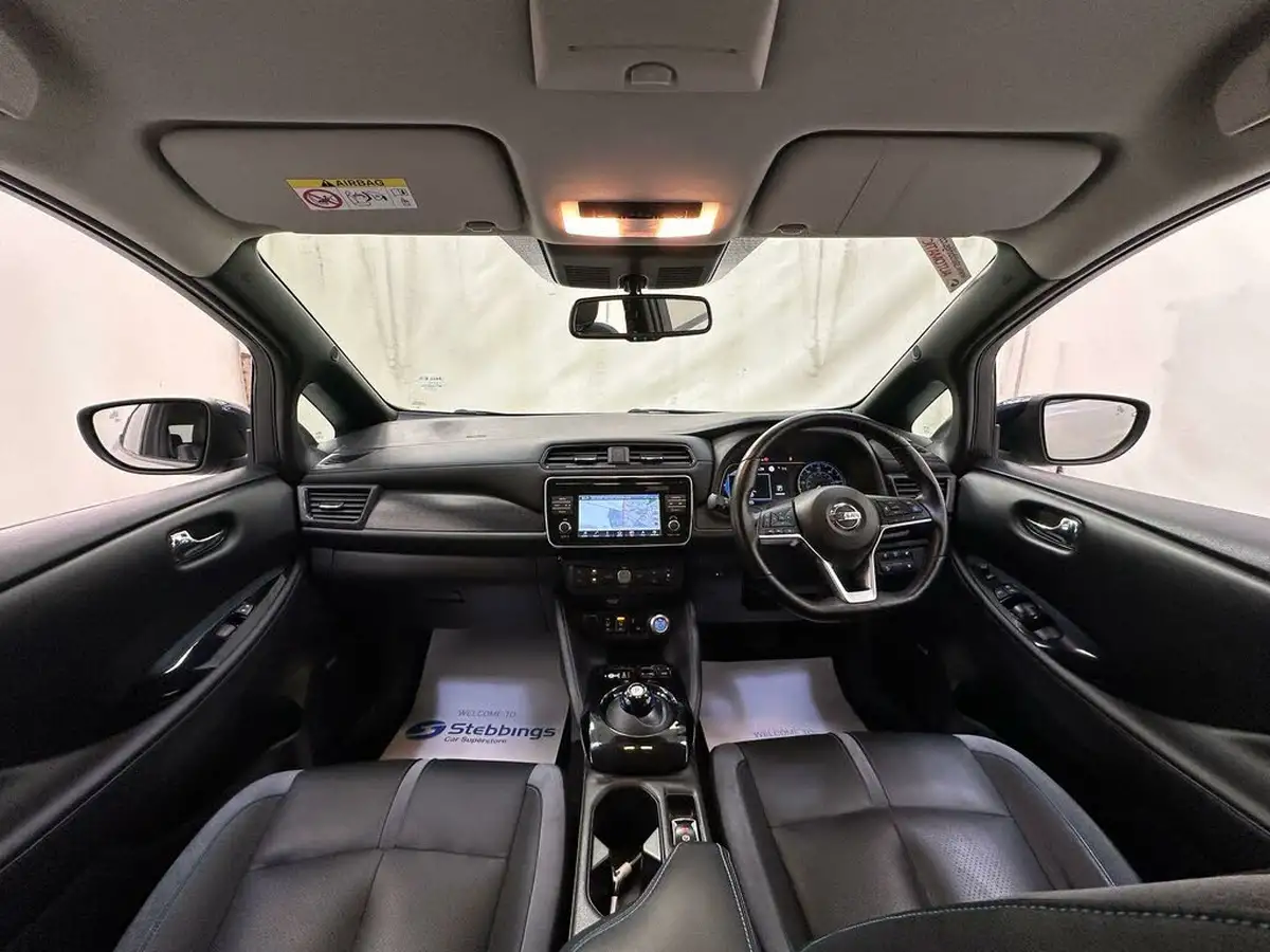 2018-nissan-leaf-e-tekna-110kw-big-17