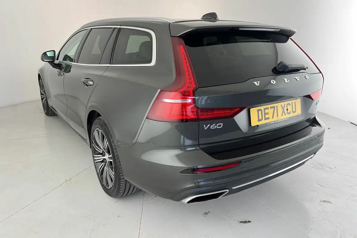 2021-volvo-v60-20-b4-ultimate-big-22