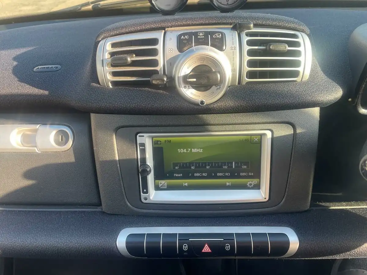 2012-smart-fortwo-10-passion-71bhp-coupe-softouch-big-15