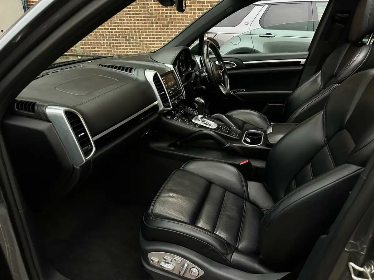 2016-porsche-cayenne-42td-s-big-55