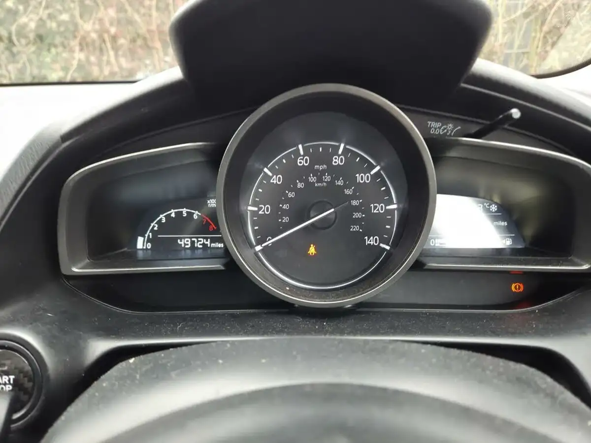2018-mazda-mazda2-15-se-big-8