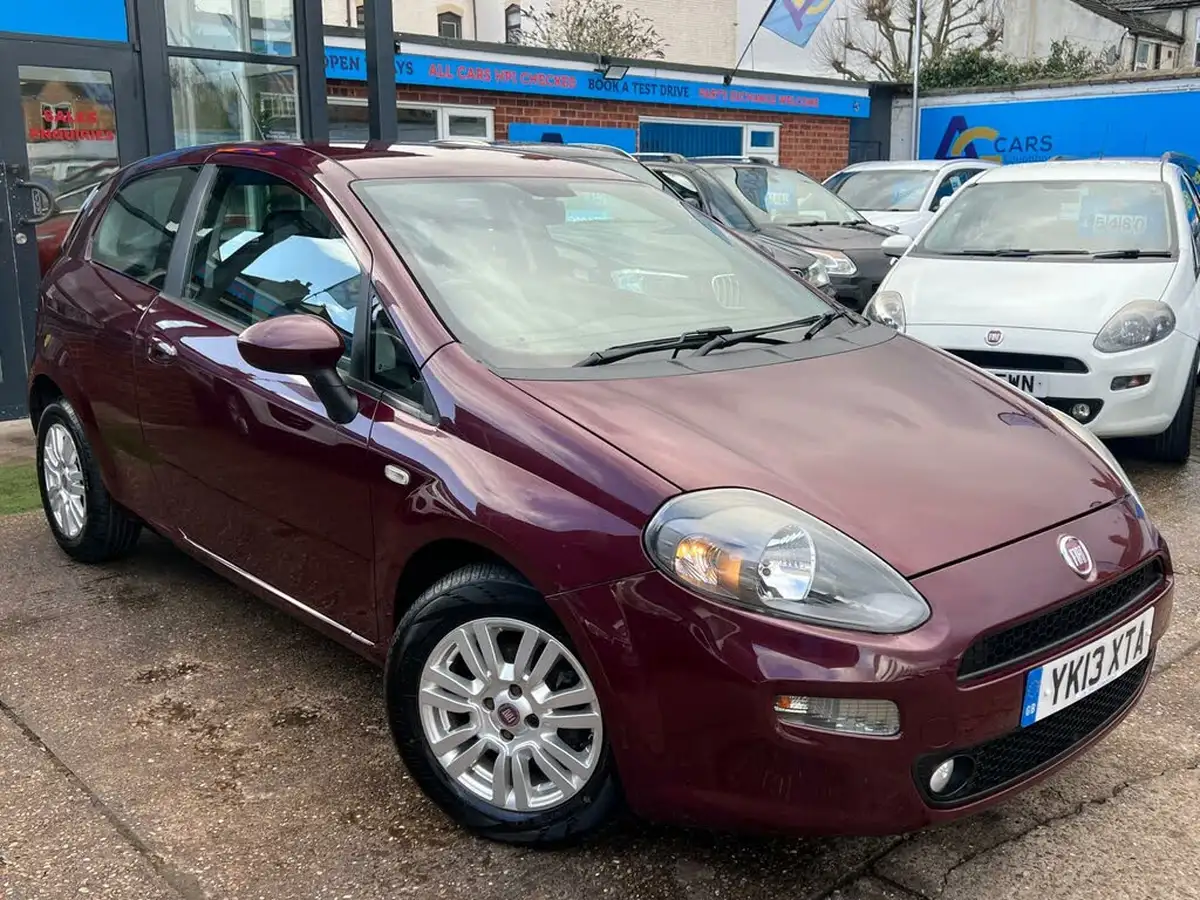 2013-fiat-punto-14-easy-8v-77bhp-brio-3d-big-36