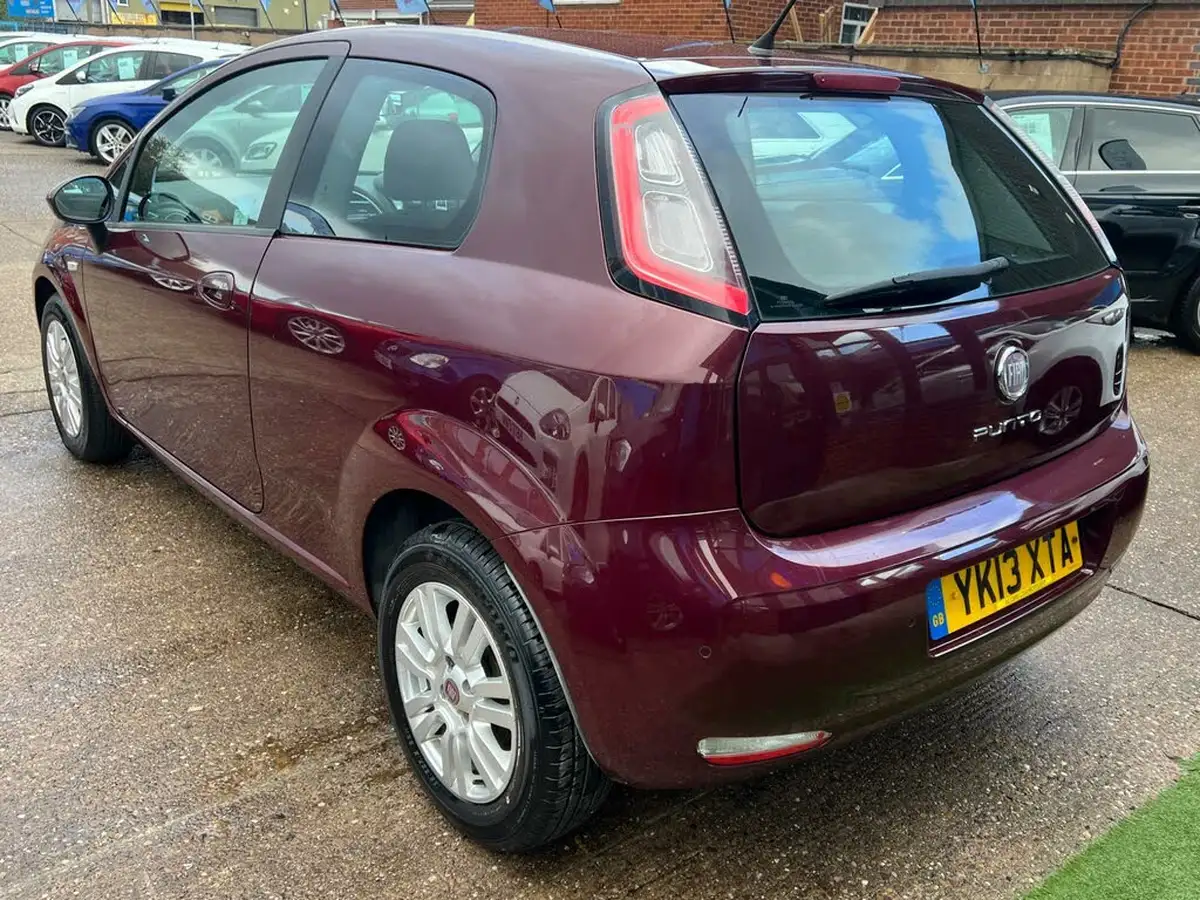 2013-fiat-punto-14-easy-8v-77bhp-brio-3d-big-14