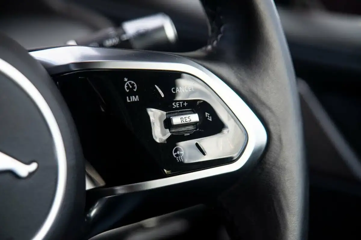 2018-jaguar-i-pace-ev400-hse-big-12