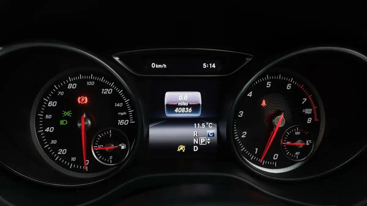 2018-mercedes-benz-cla-16-cla-180-amg-line-edition-coupe-4d-7g-dct-big-10