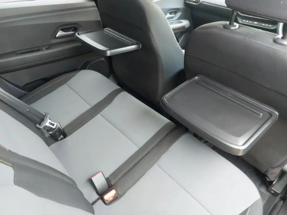 2024-dacia-jogger-16-tce-extreme-big-11
