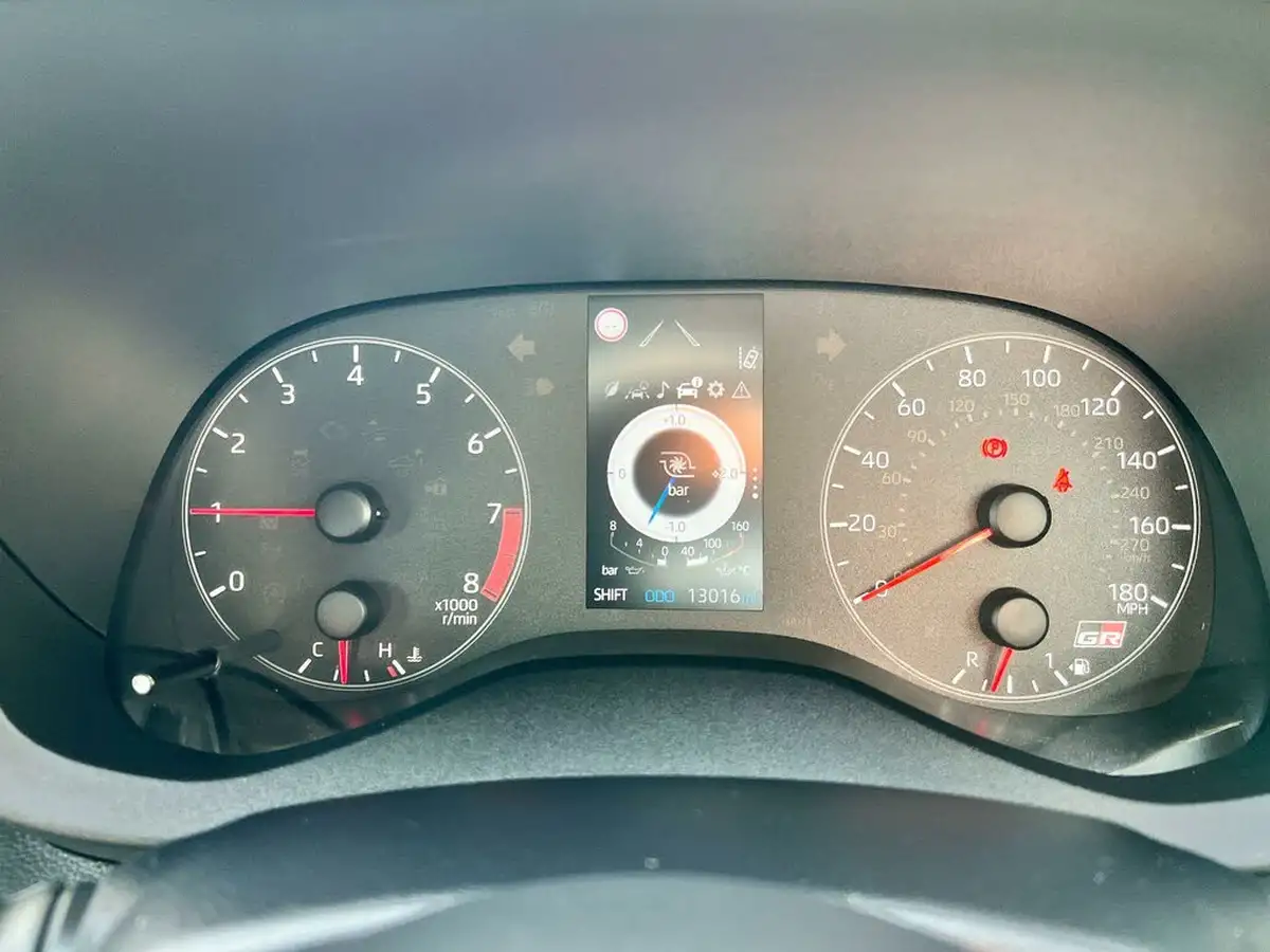 2021-toyota-yaris-16-gr-circuit-pack-big-42