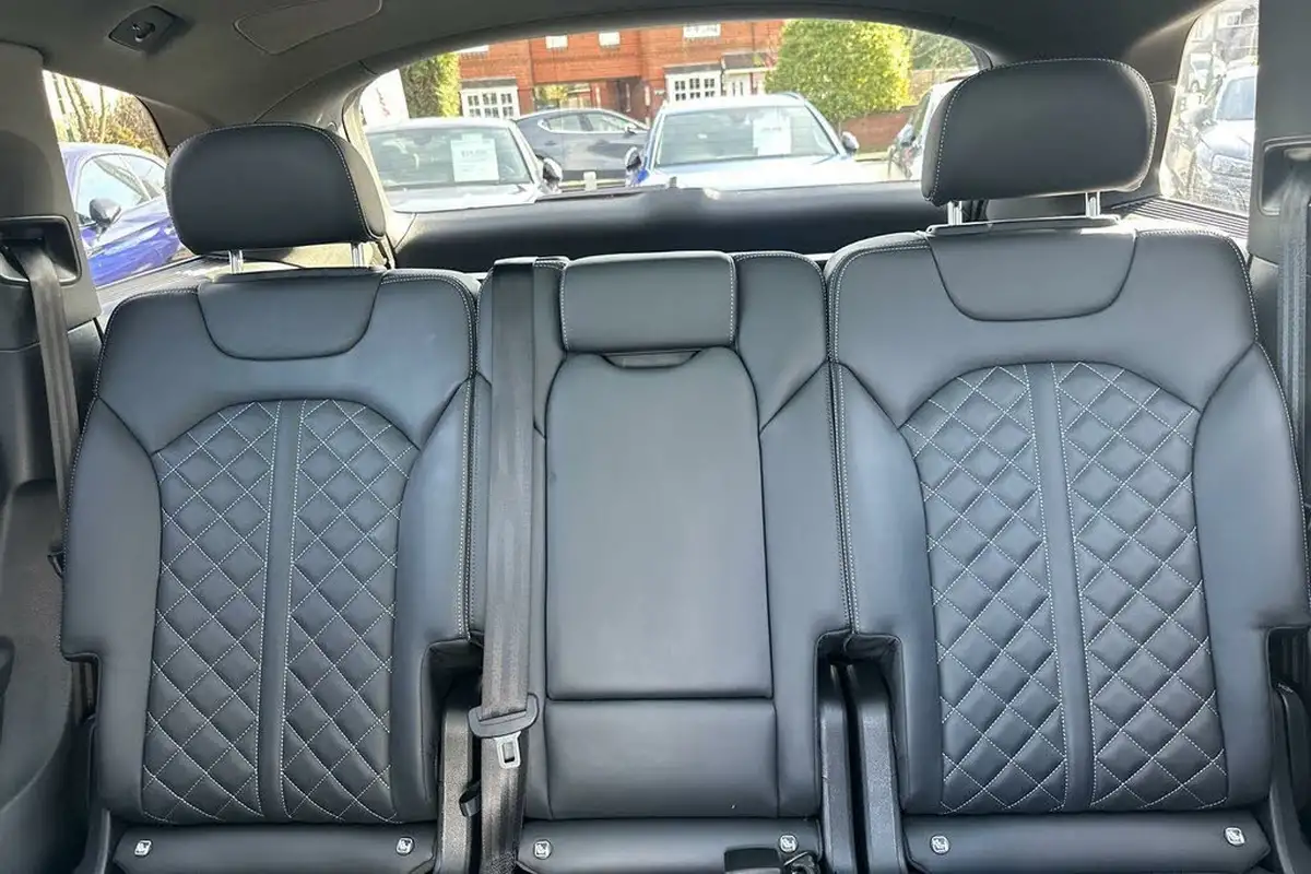 2023-audi-sq7-40-tfsi-black-edition-big-8