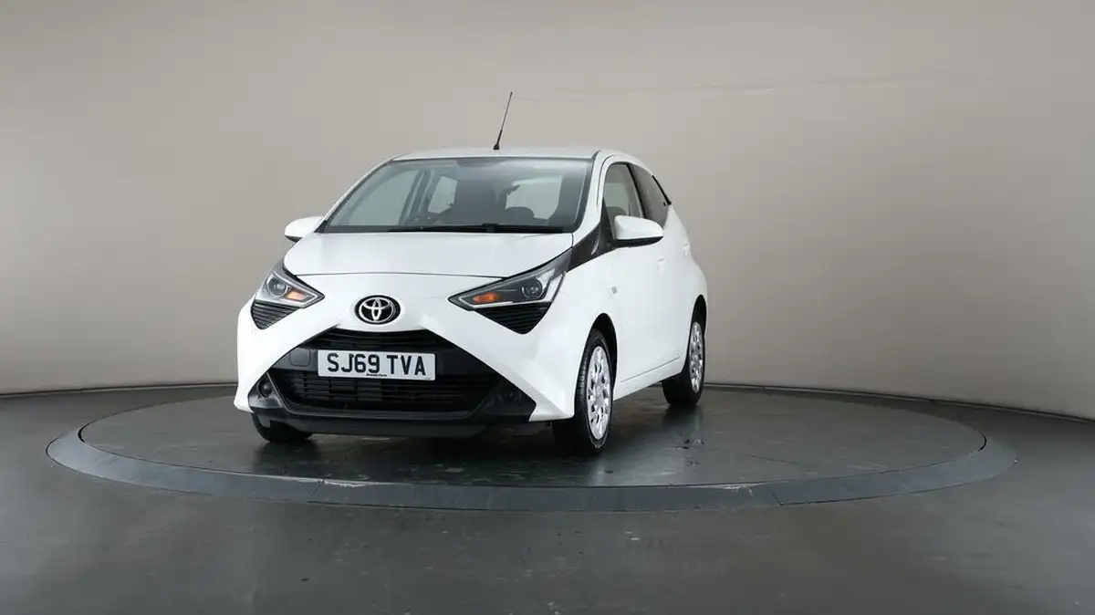 2019-toyota-aygo-10-vvt-i-x-play-tss-x-shift-big-37