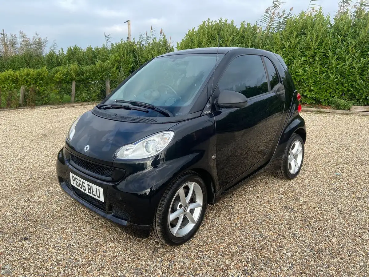 2011-smart-fortwo-08td-pulse-coupe-semi-a-big-2