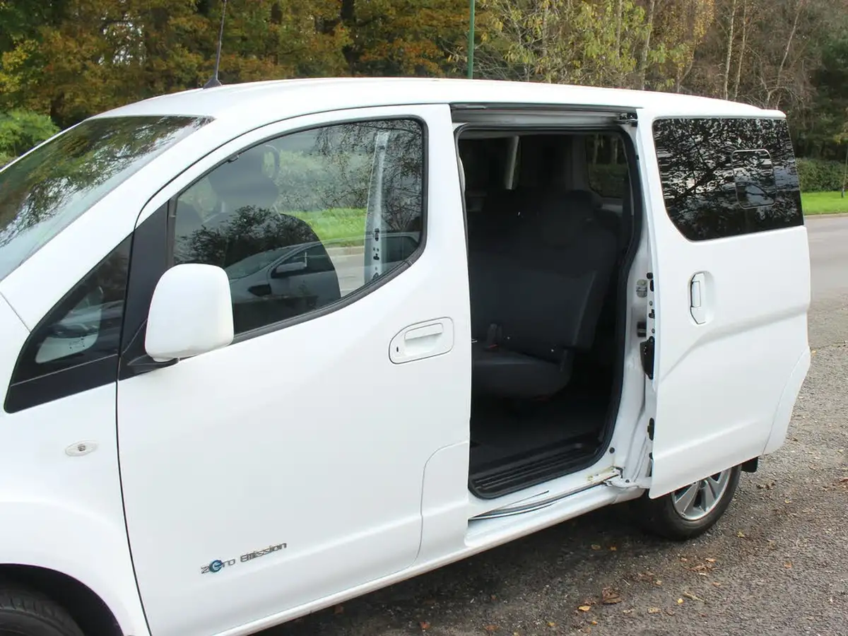 2020-nissan-env200-e-evalia-5-big-45