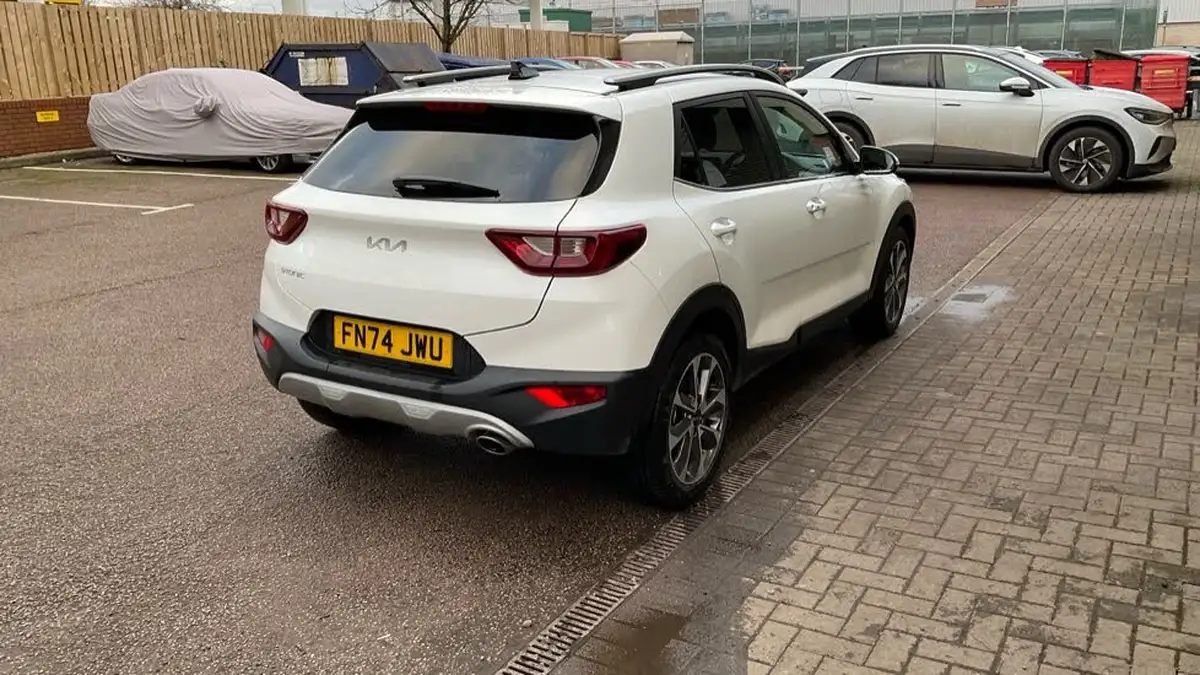 2024-kia-stonic-10-t-gdi-3-98bhp-dct-big-13