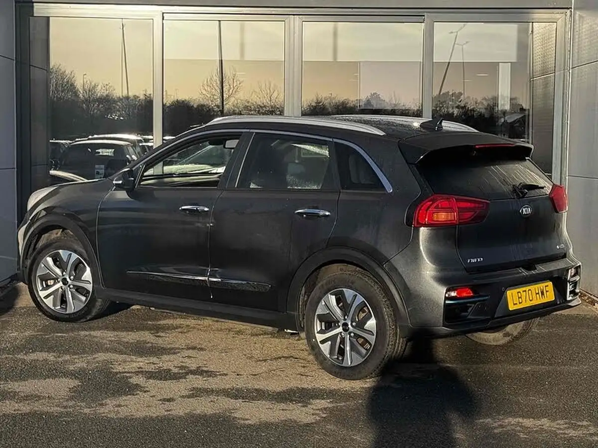 2021-kia-e-niro-ev-4-big-13