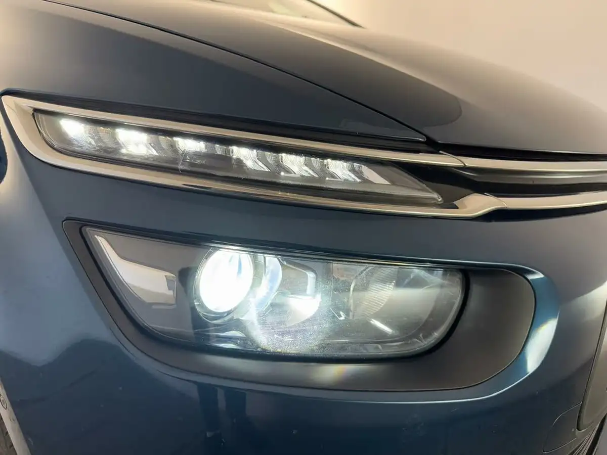 2022-citroen-grand-c4-spacetourer-12-puretech-shine-eat8-big-31