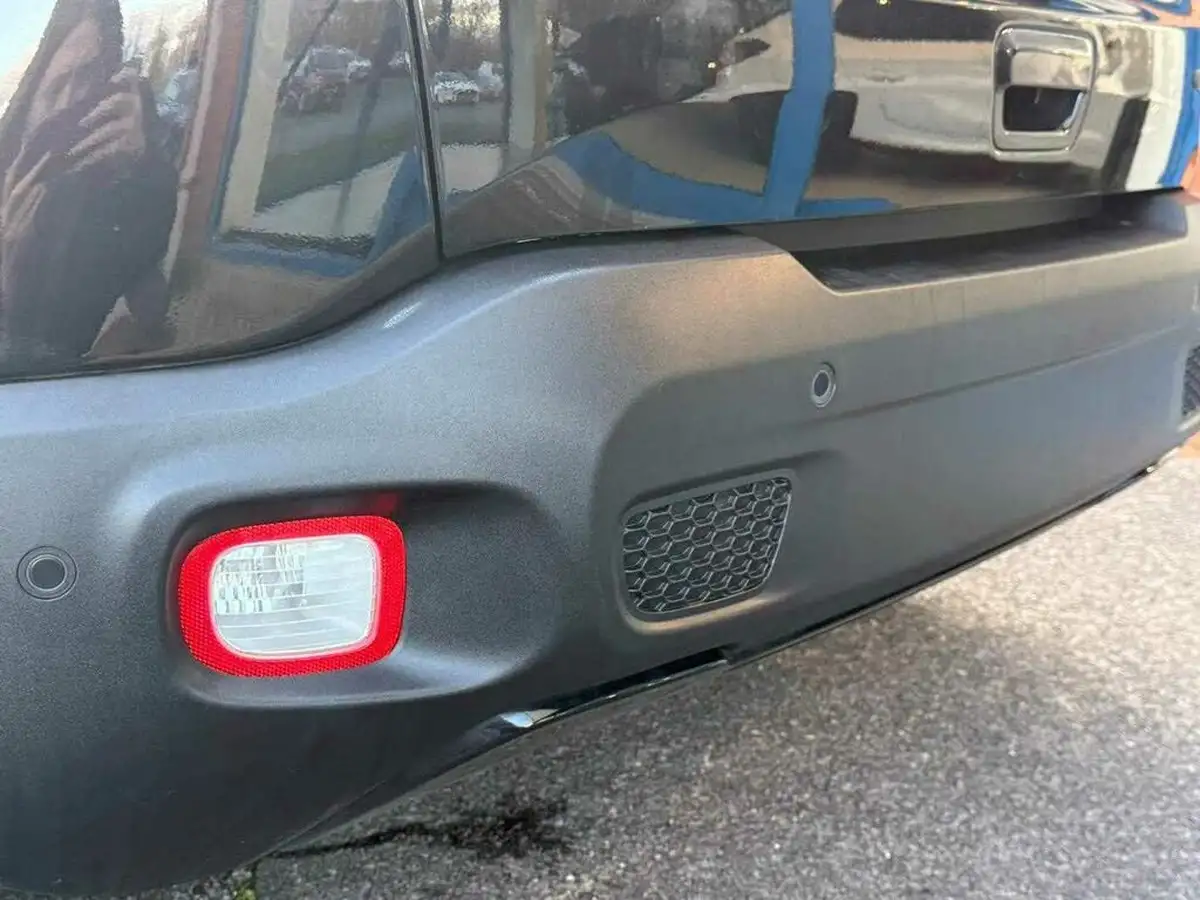 2021-jeep-renegade-10-gse-night-eagle-big-13