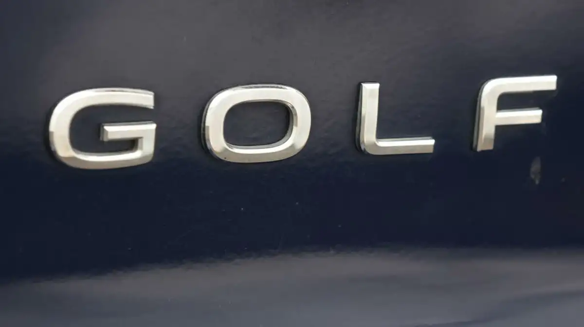 2022-volkswagen-golf-15-tsi-life-130ps-hatchback-big-21